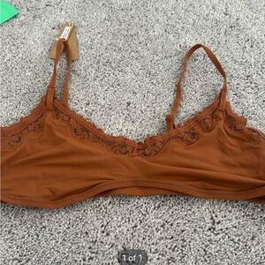 SKIMS Lace Trim Bralette in Warm Brown